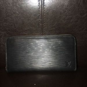 Louie Vuitton wallet